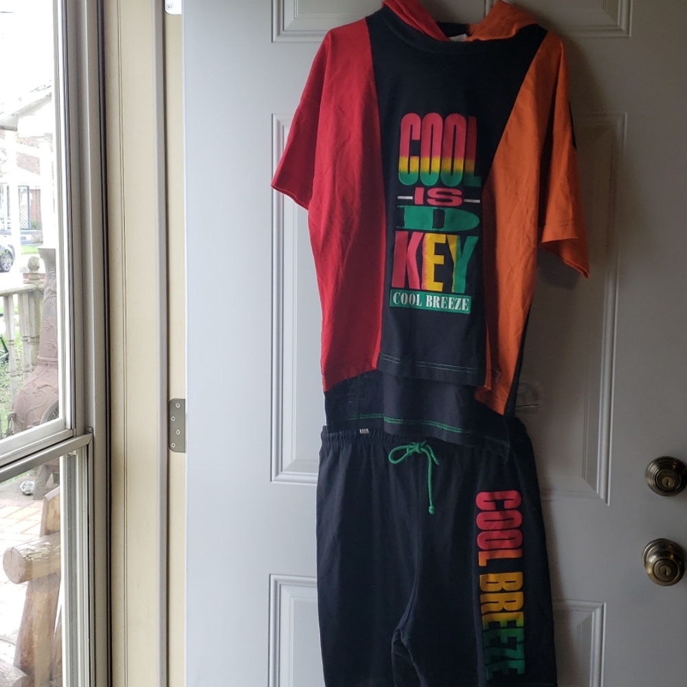 Athletic short and top outfit